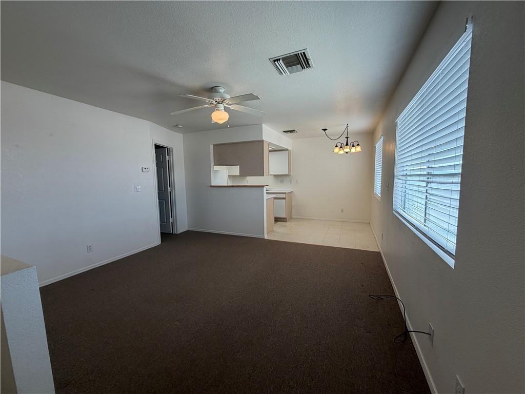 331 Phyllis Dr - Photo 4 of 21