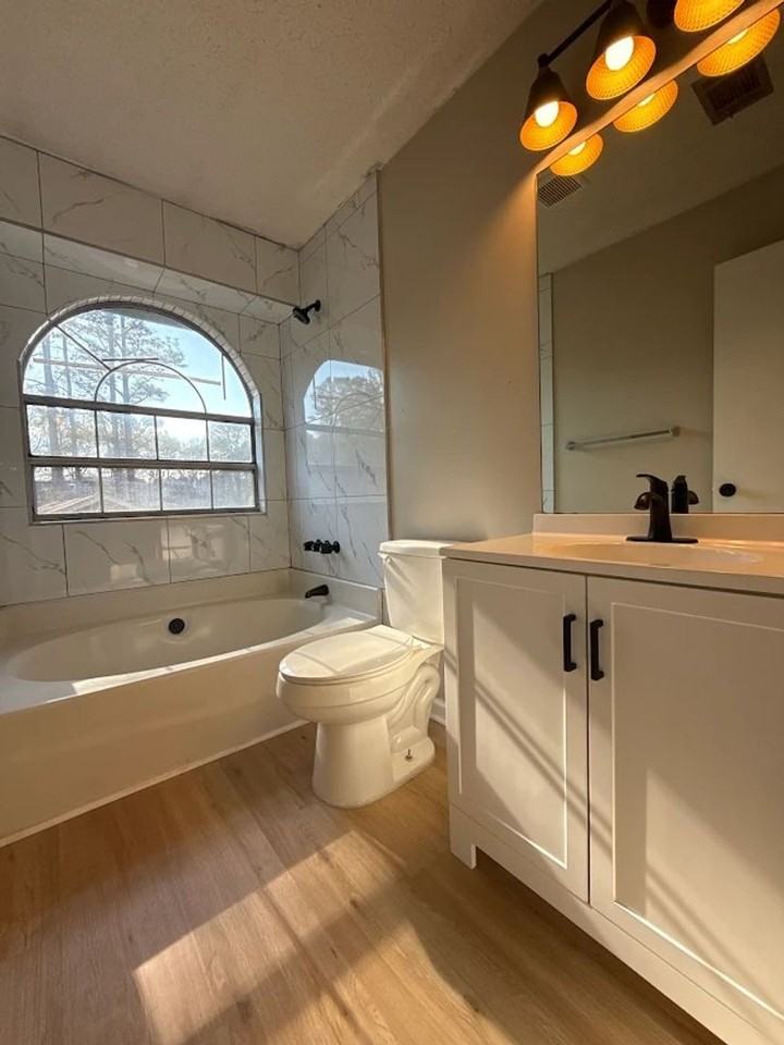 220 Gemstone Pl - Photo 7 of 10