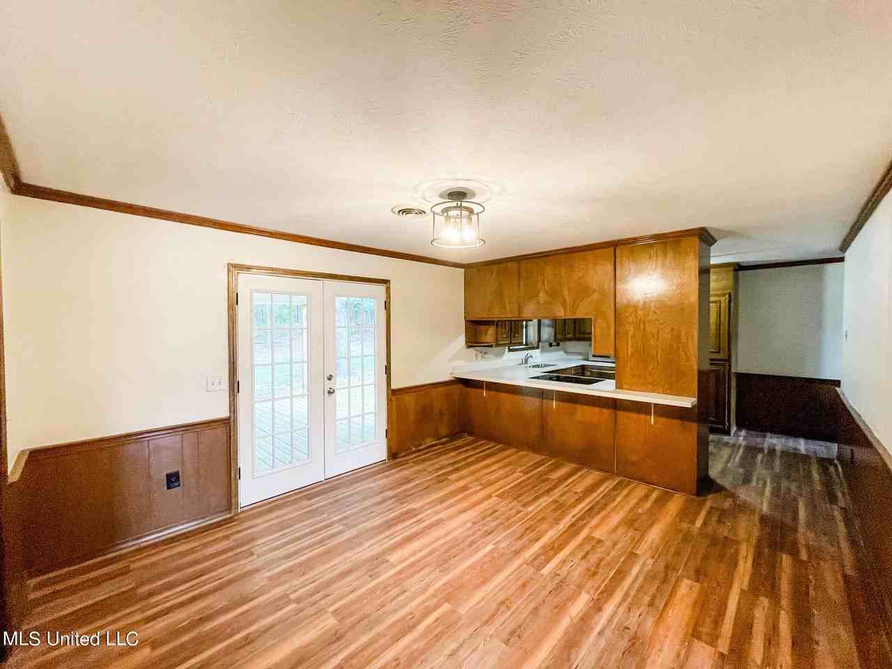 238 Oakbend Dr - Photo 6 of 16