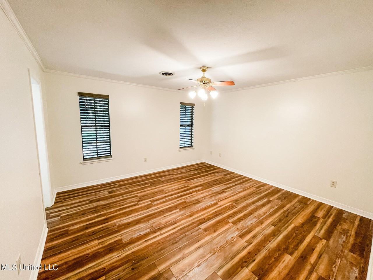 238 Oakbend Dr - Photo 7 of 16