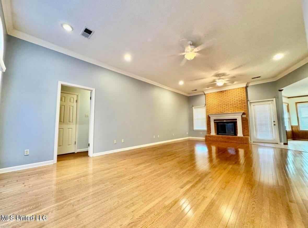 465 Augusta Dr - Photo 3 of 15