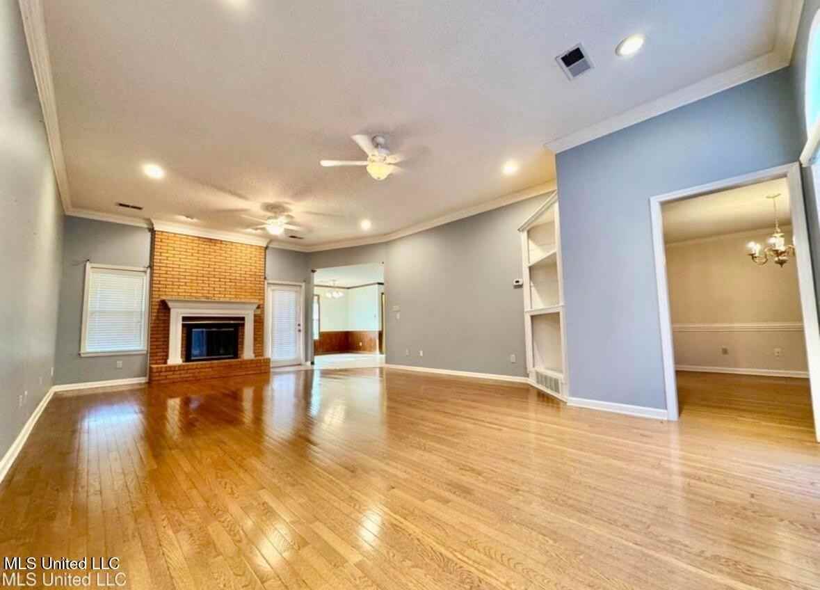 465 Augusta Dr - Photo 4 of 15