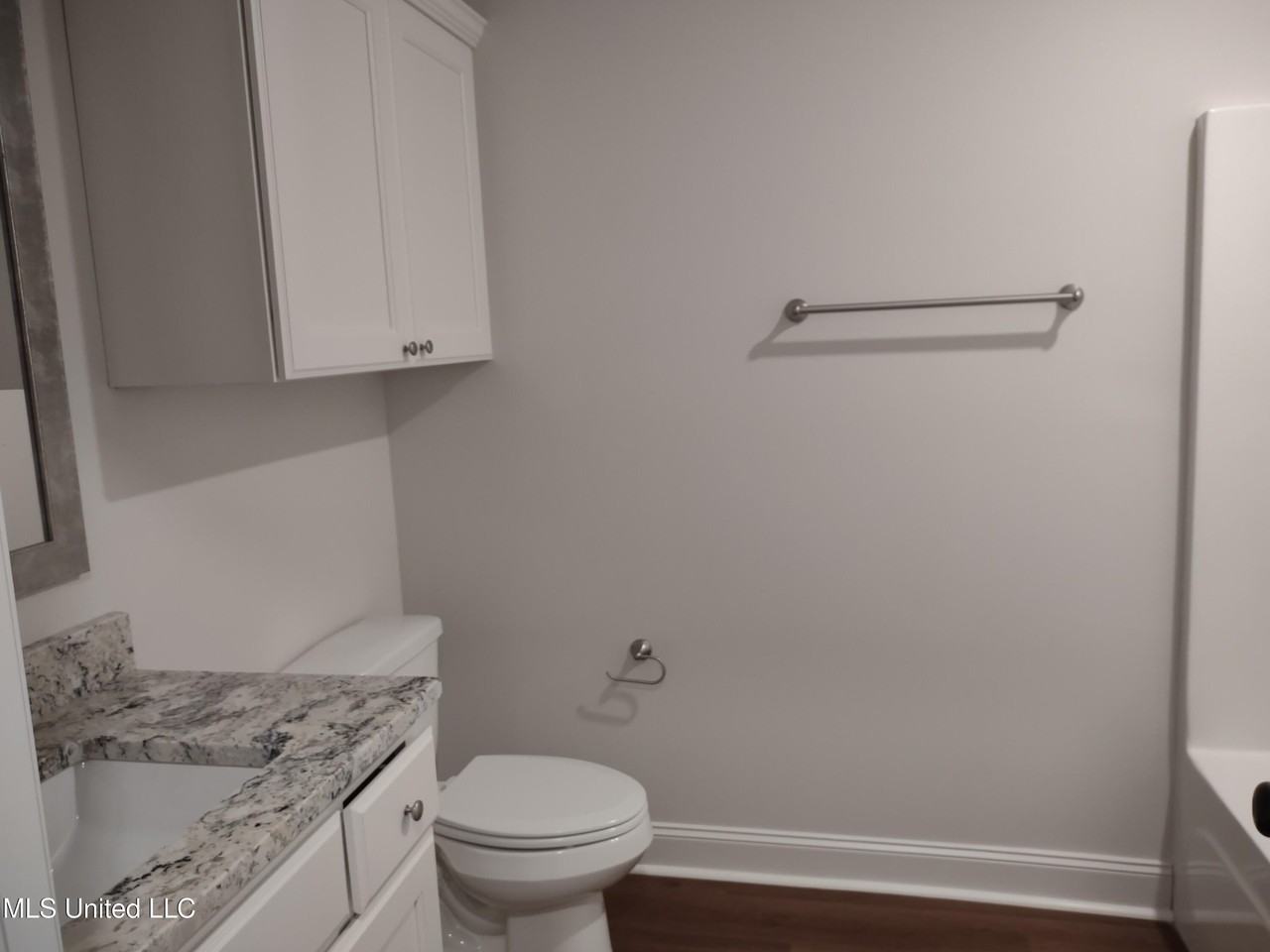 1007 Silver Cir - Photo 6 of 9