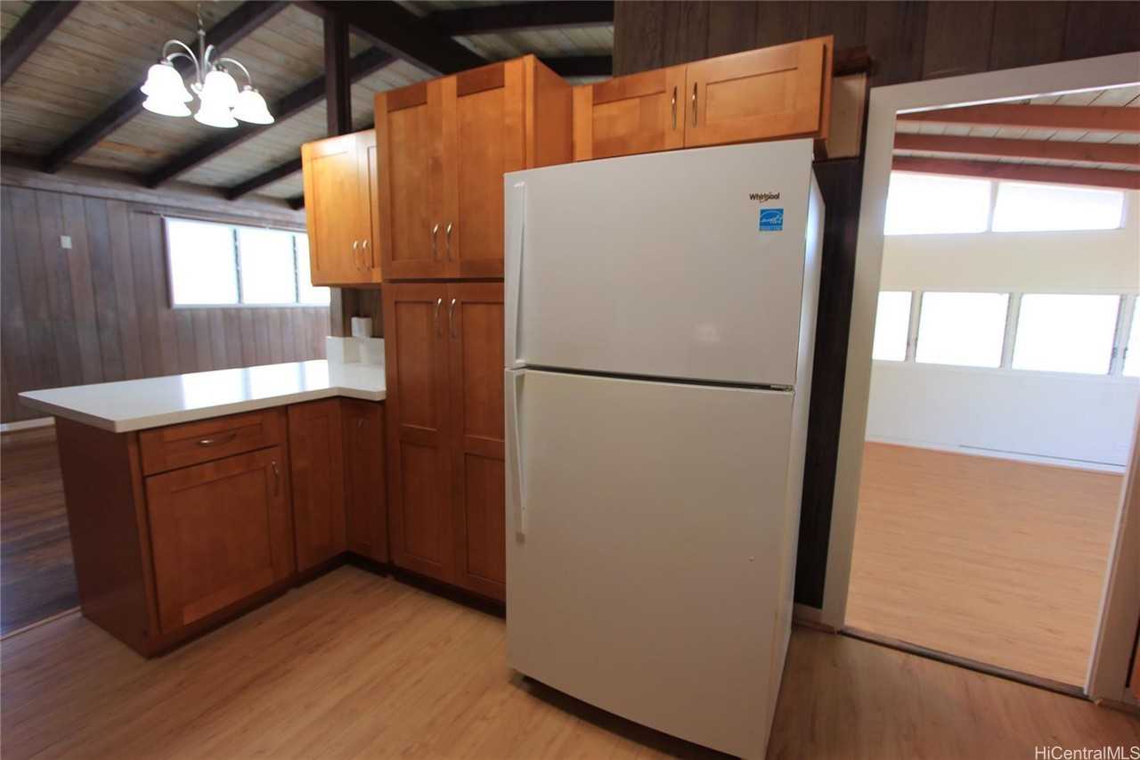 1346 Ala Mahamoe St - Photo 7 of 17