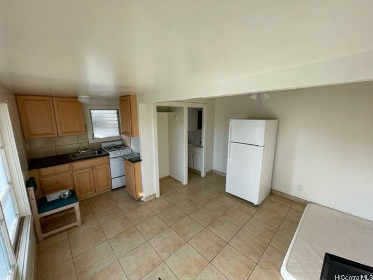 1804 Poki St #L - Photo 3 of 5
