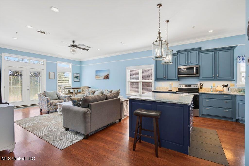 7 Oak Alley Ln - Photo 2 of 32