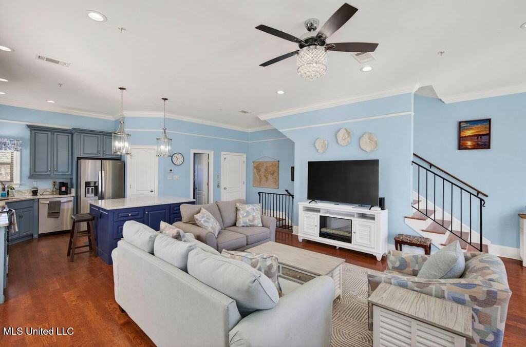 7 Oak Alley Ln - Photo 6 of 32