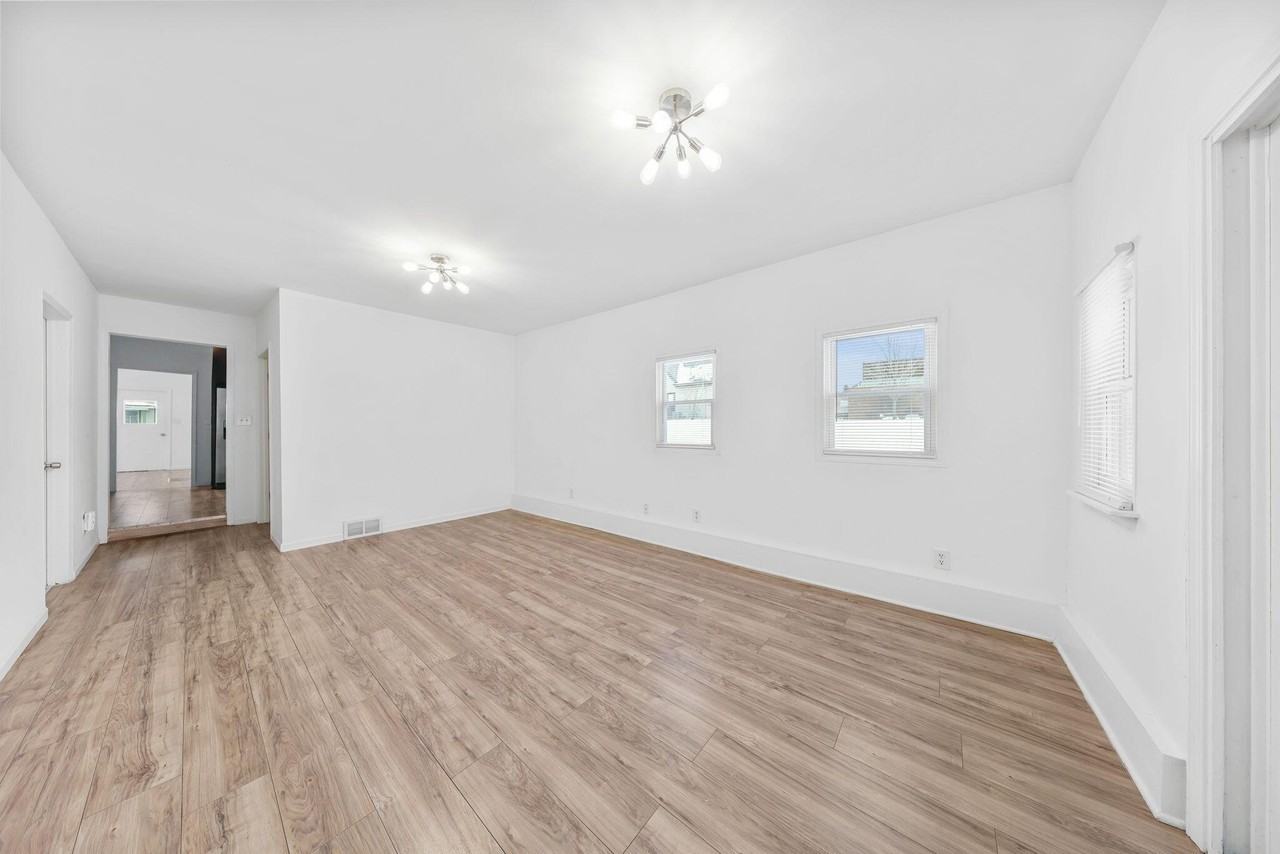 820 Brown St - Photo 7 of 20