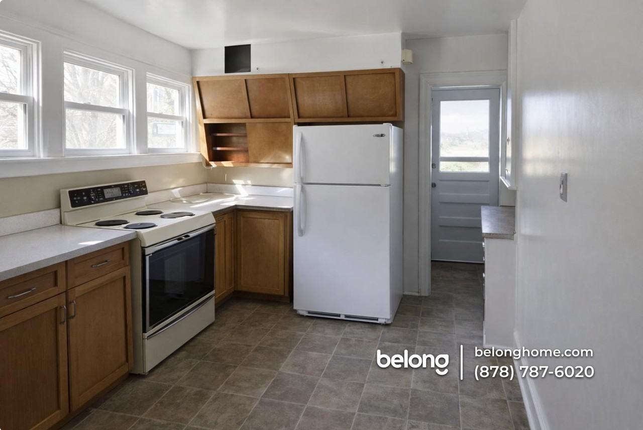 1726 Warriors Rd - Photo 2 of 7