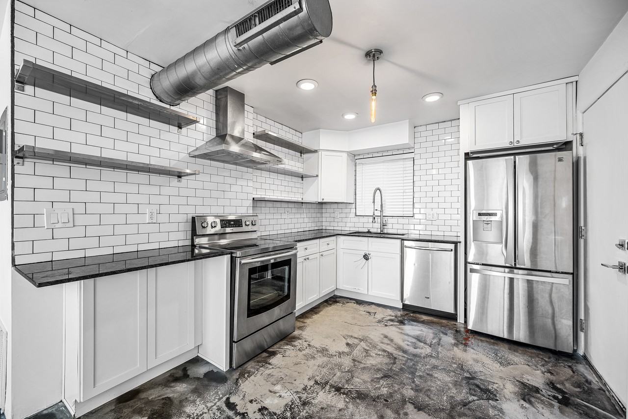 3601 North 15th Avenue #5 - Photo 5 of 13