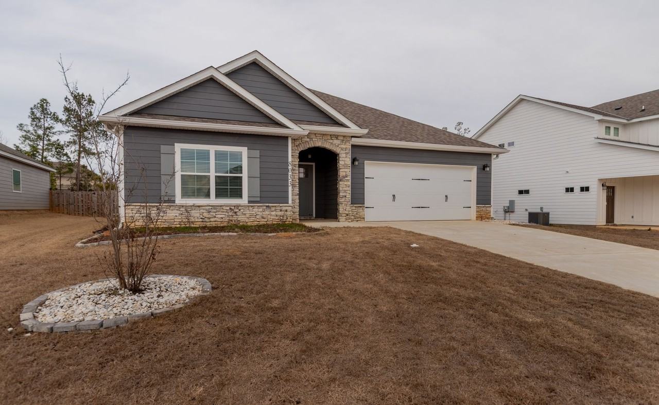 8023 Barton Dr - Photo 2 of 28