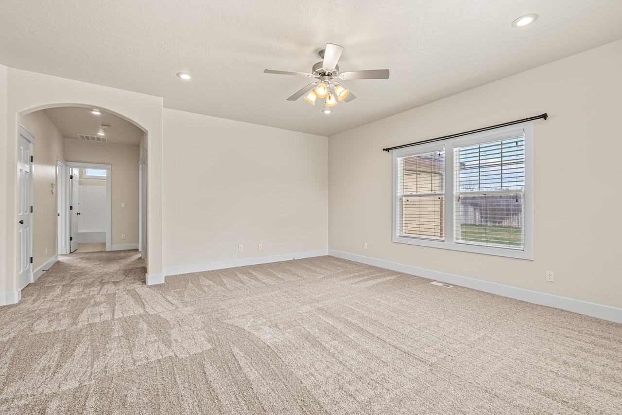 708 Oak St #OAK - Photo 3 of 23