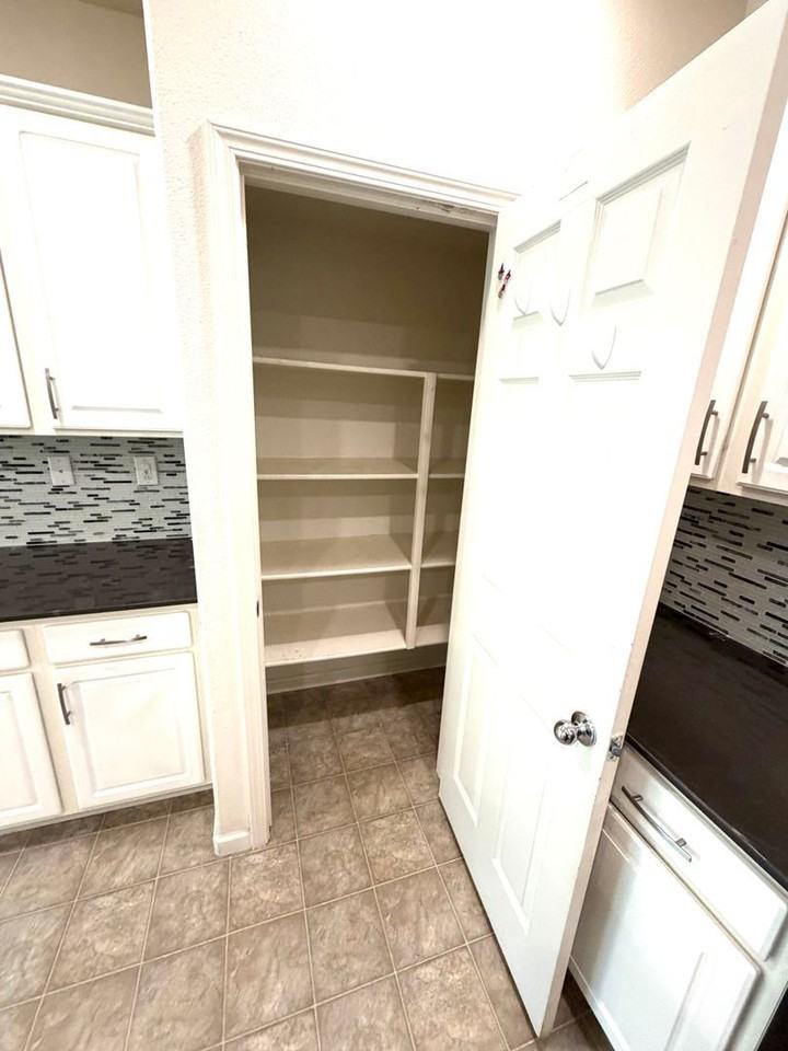 5218 Glimmer Way - Photo 2 of 50