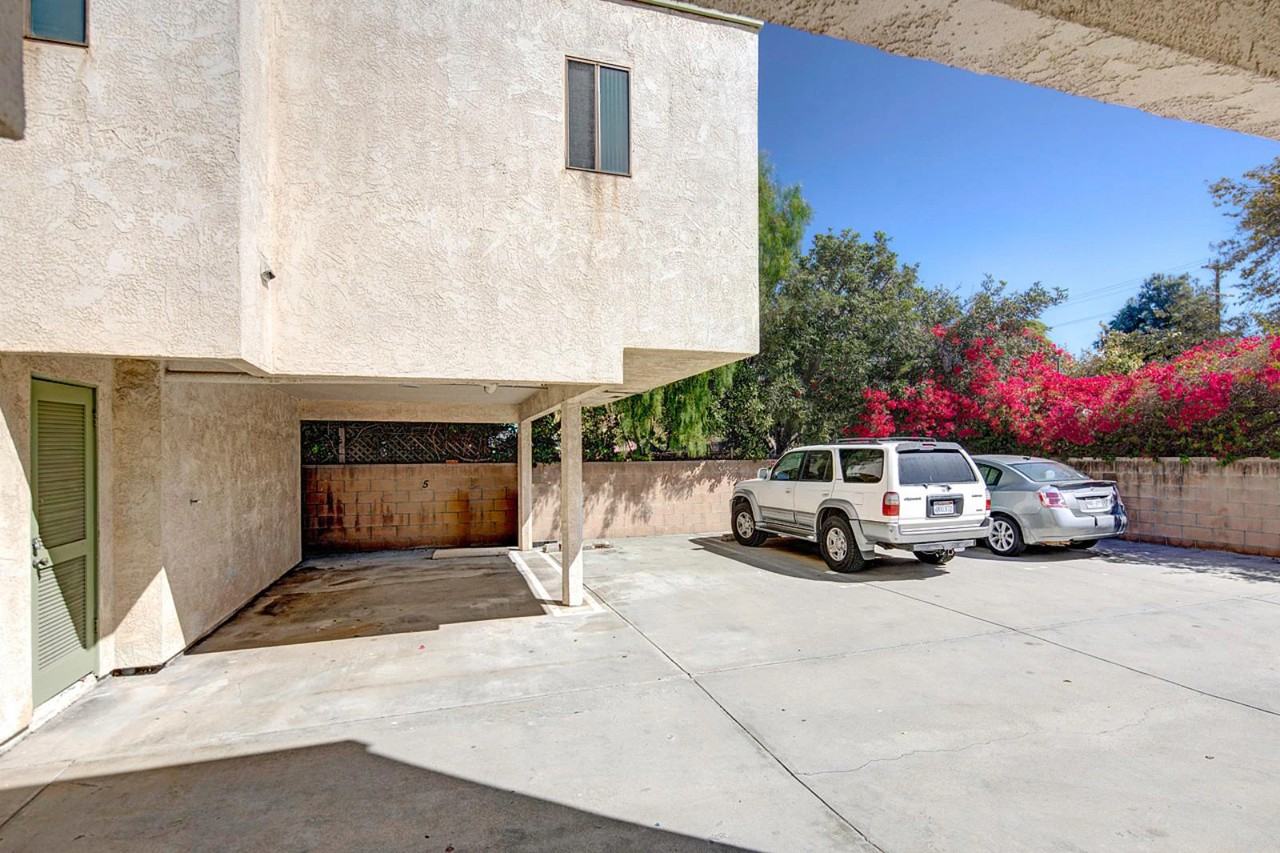 408 N Venice Blvd - Photo 2 of 33