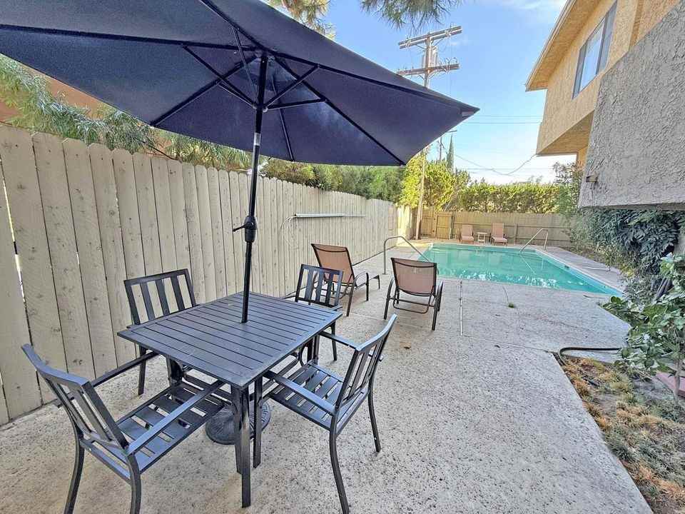 5000 Whitsett Ave - Photo 5 of 50