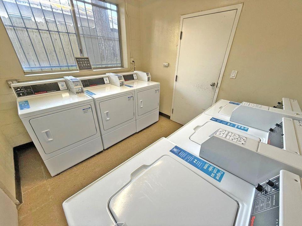 5000 Whitsett Ave - Photo 6 of 50