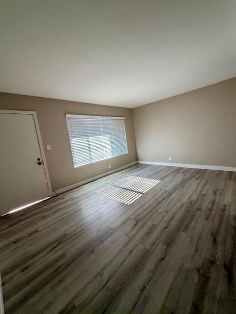 1495 Peterson Ave - Photo 6 of 14