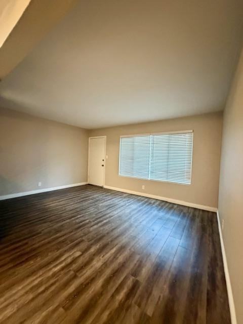 1495 Peterson Ave - Photo 7 of 14