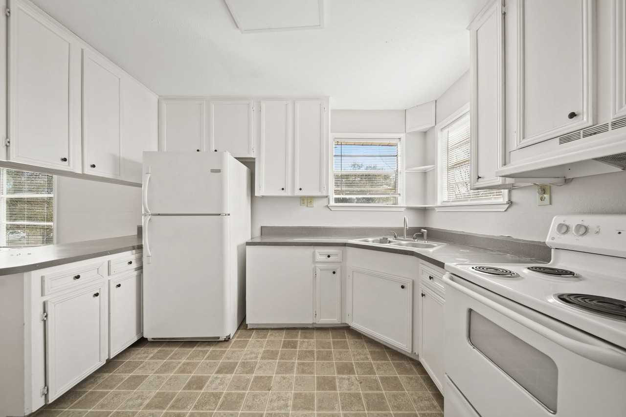 7357 1/2 Brace St - Photo 7 of 12