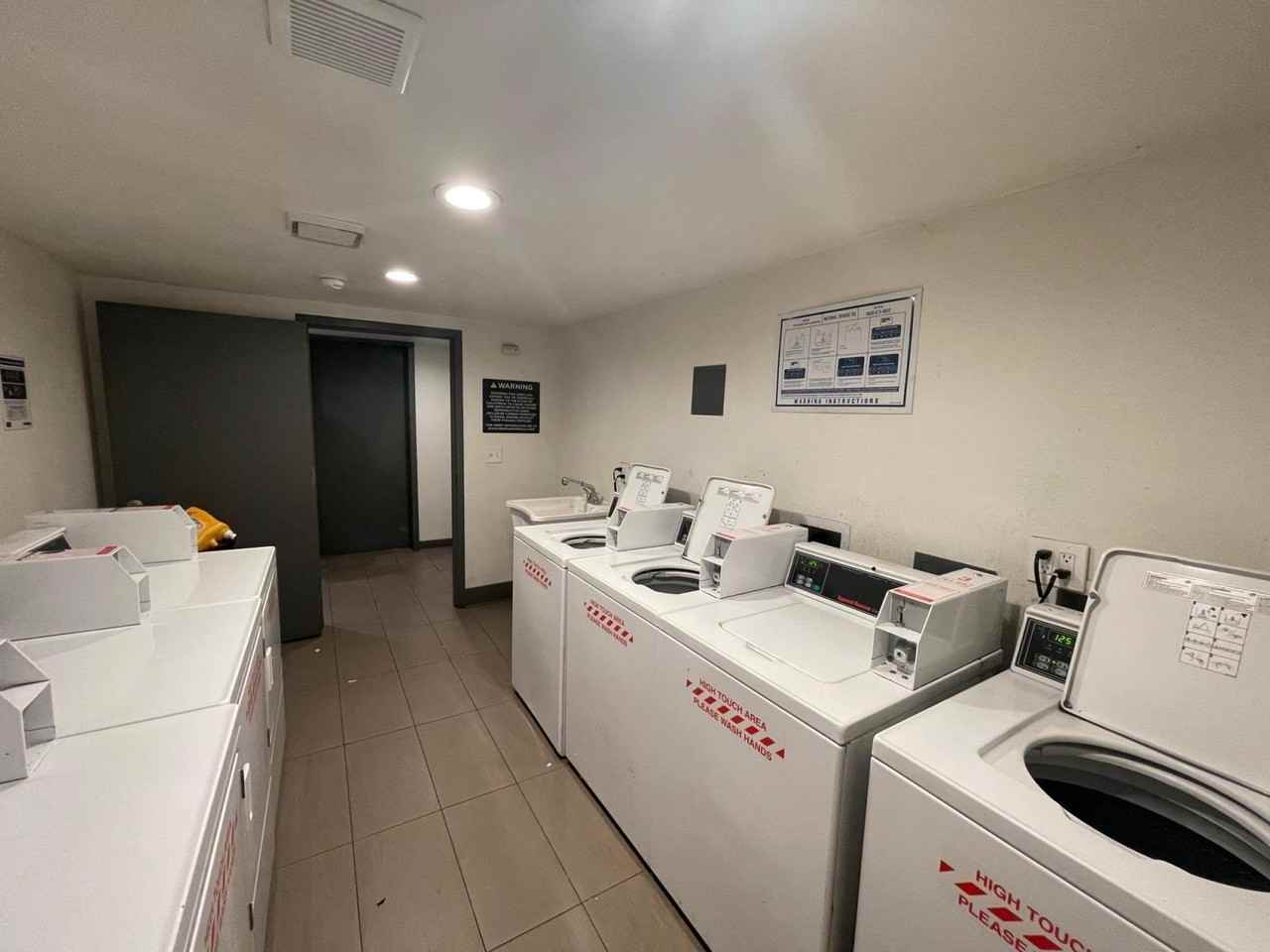 Park Downtown Apartments - Photo 5 of 7