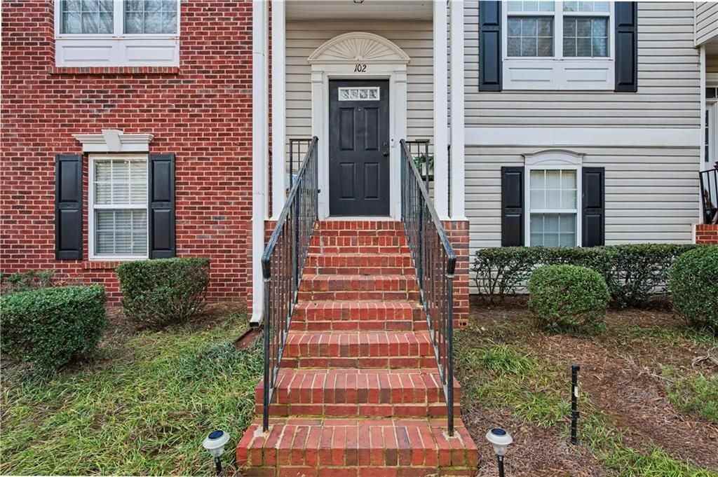 102 Weatherstone Square Dr - Photo 2 of 30