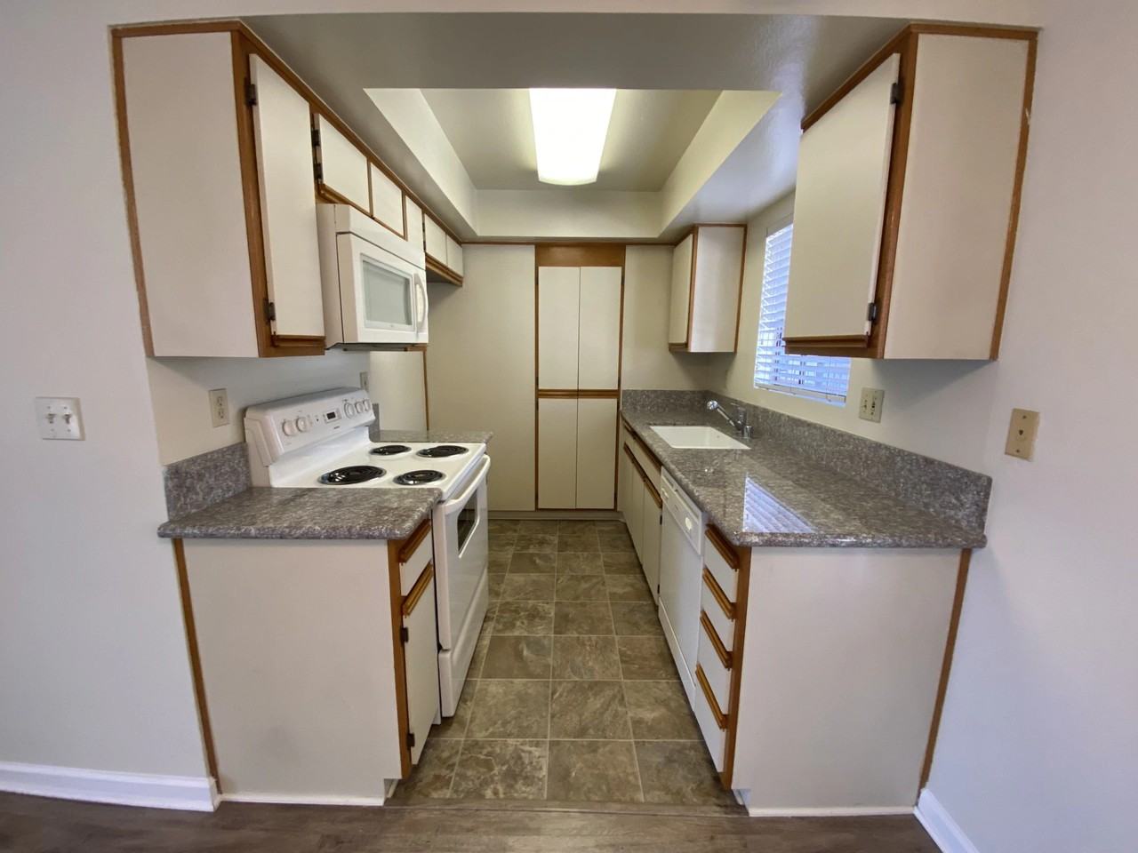 300 East Tujunga - Photo 7 of 50