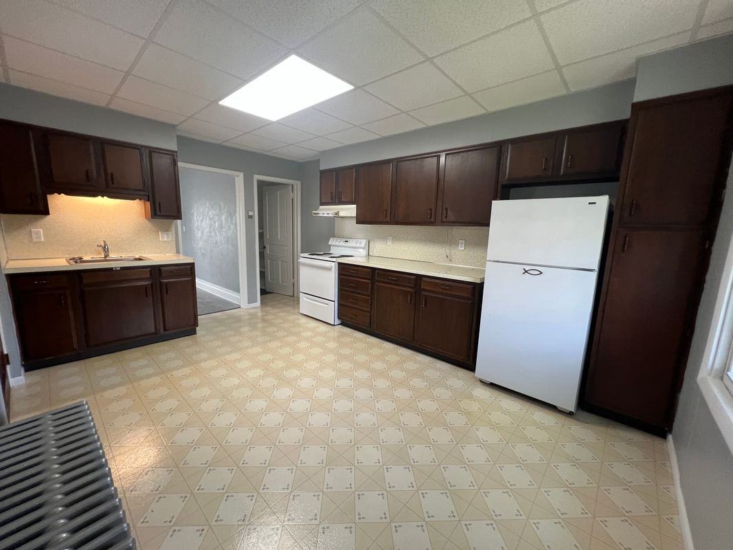 134 N Walnut St - Photo 3 of 16