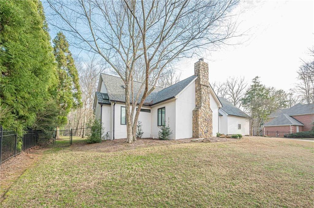 4562 Columns Dr Se - Photo 3 of 50
