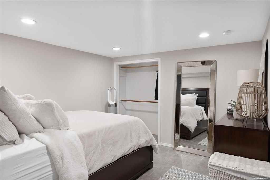 306 Sound Beach Blvd - Photo 6 of 8