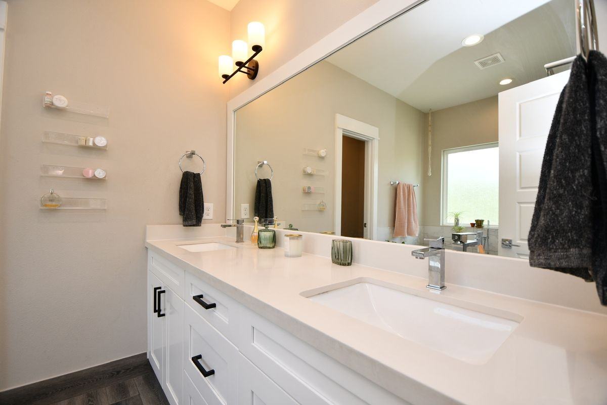 1239 W Tidwell Rd - Photo 4 of 35