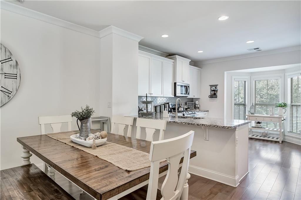 7940 Willoughby Ct - Photo 6 of 26