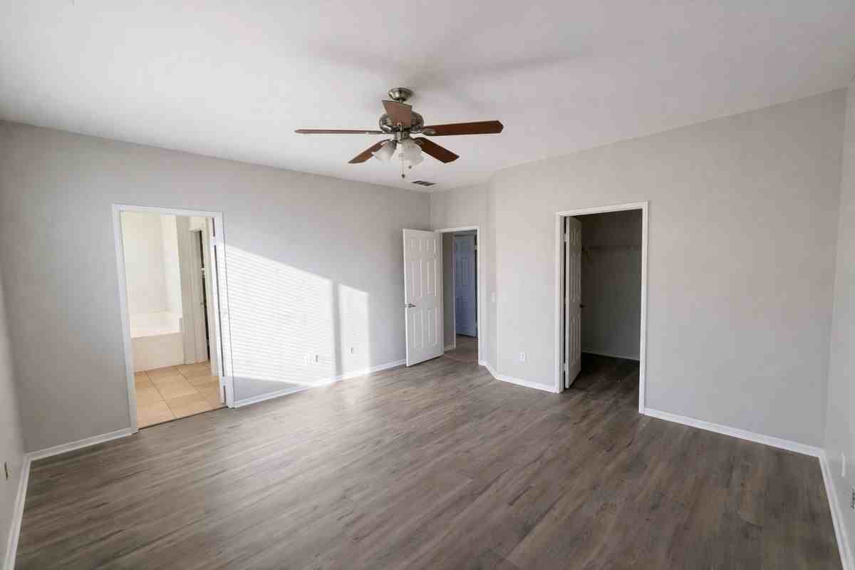 11807 Desert Glen St - Photo 2 of 3