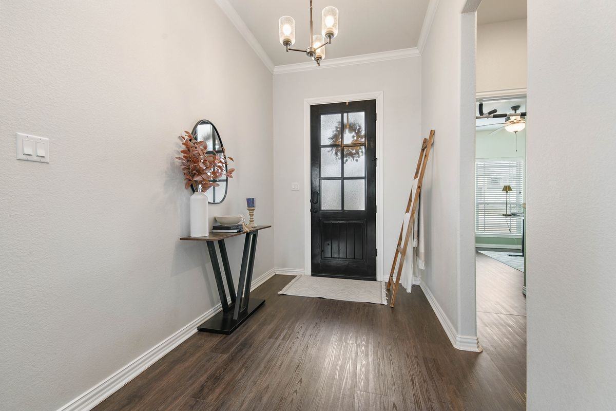 5903 Eldora Dr - Photo 3 of 17