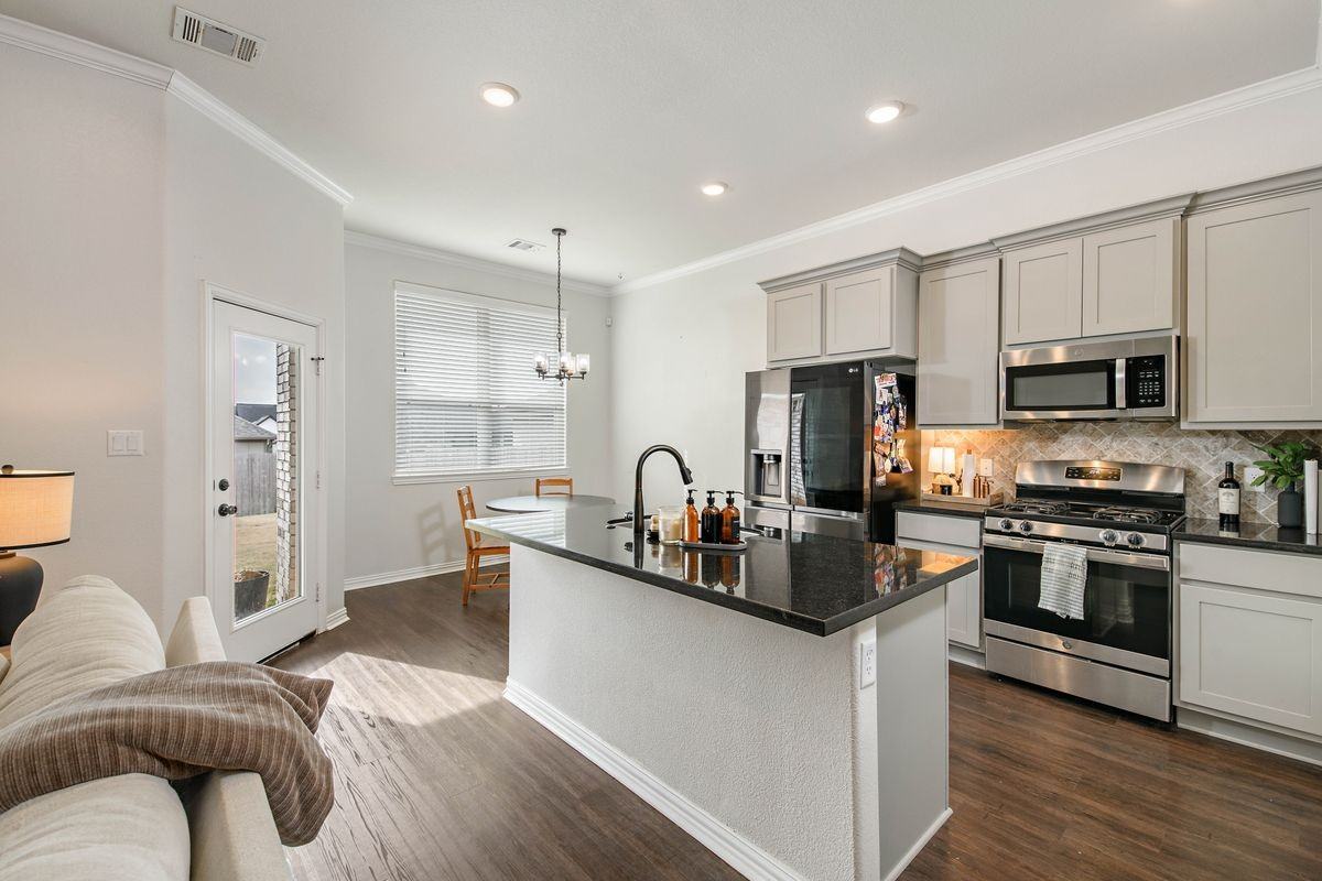 5903 Eldora Dr - Photo 5 of 17