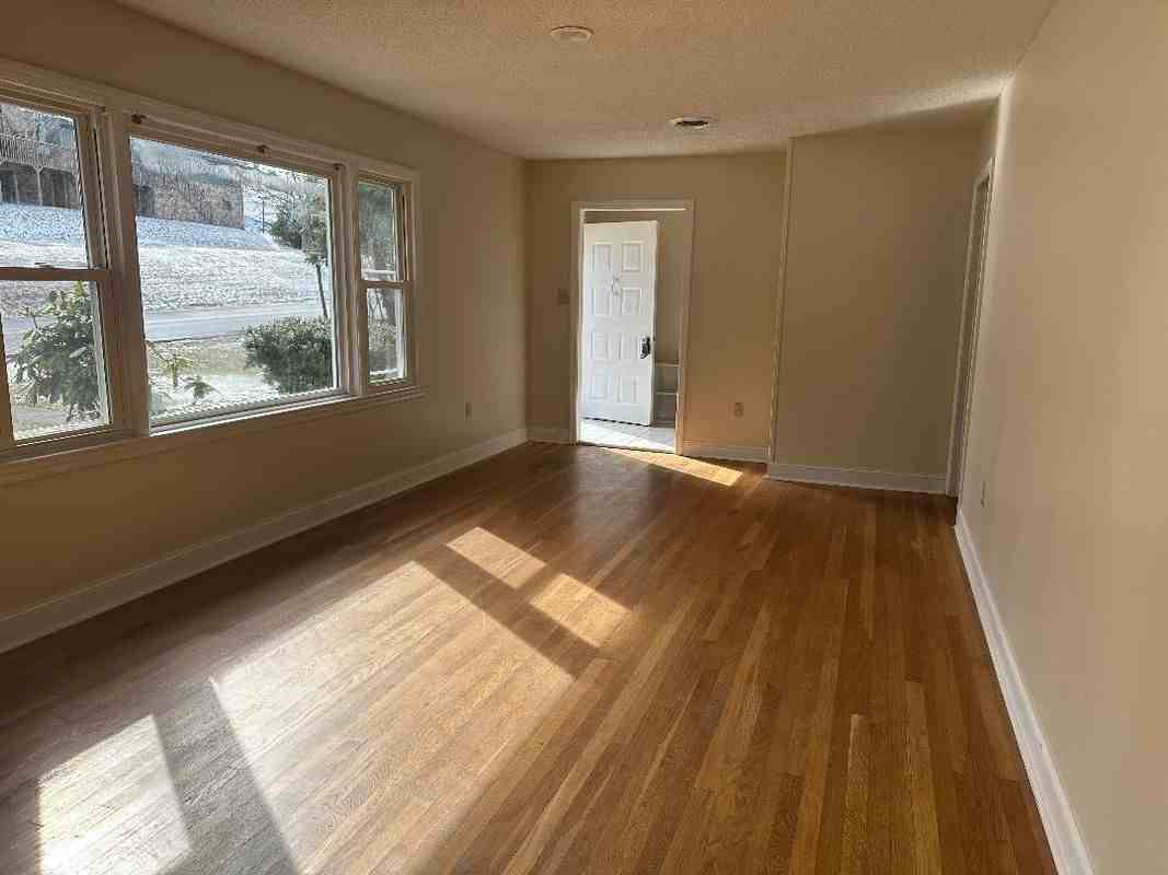 970 Long Crescent Dr - Photo 2 of 9