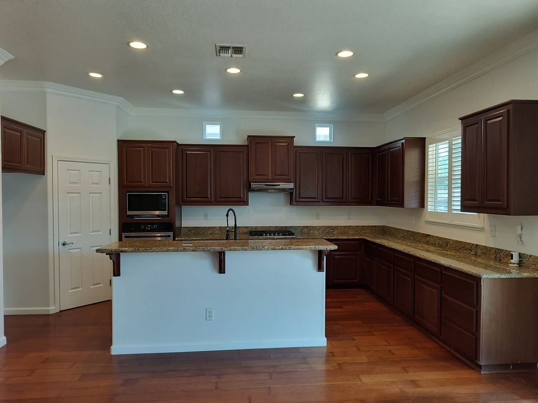 7200 Elvora Way - Photo 7 of 28