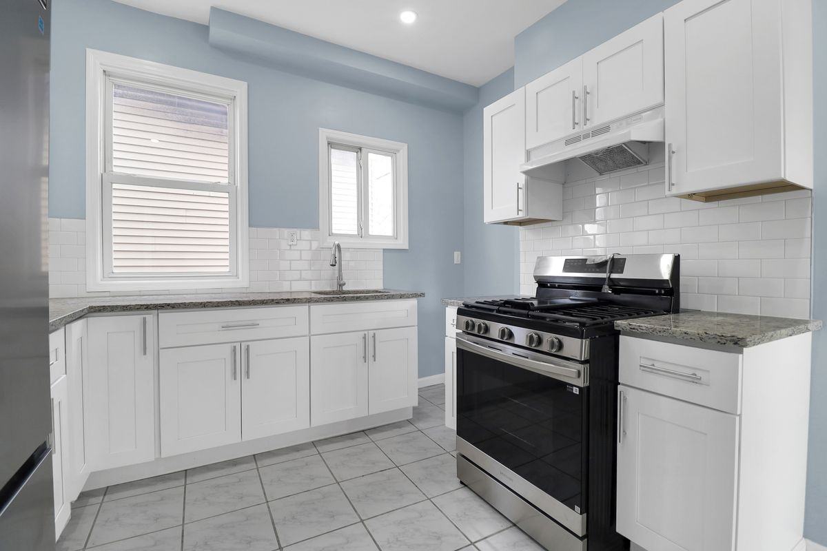 144 Montgomery Ave - Photo 2 of 26