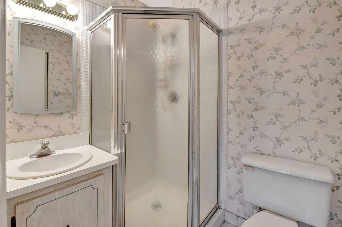 1670 Nw 18th Ave ##202 - Photo 4 of 12