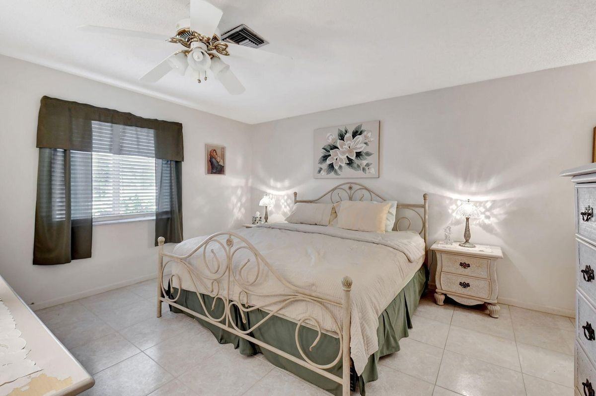 1670 Nw 18th Ave ##202 - Photo 7 of 12