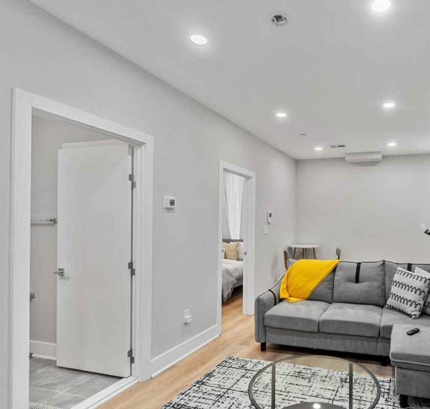 820 18th St Ne ##102 - Photo 4 of 17