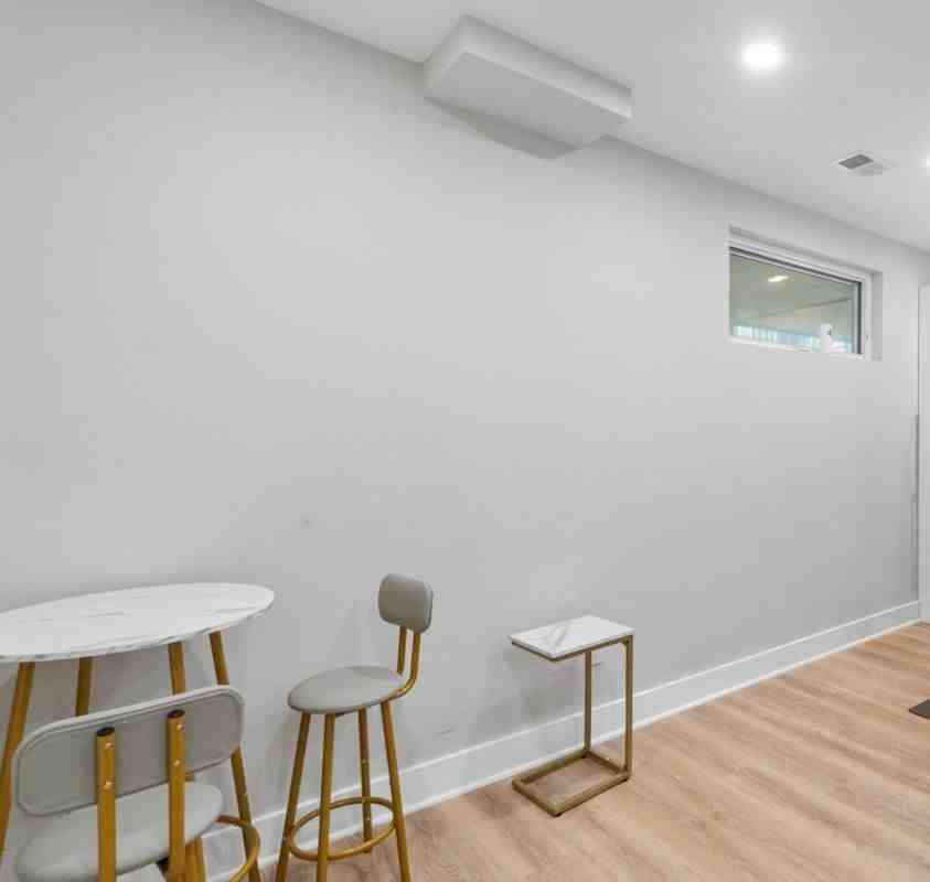 820 18th St Ne ##102 - Photo 6 of 17