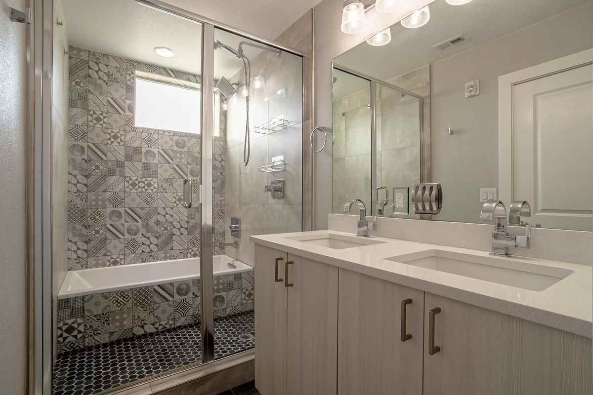 3810 Julian St - Photo 6 of 12