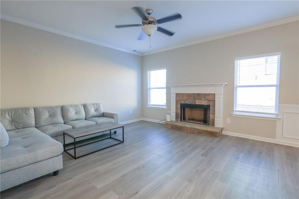 225 Eva Way Ne - Photo 2 of 17