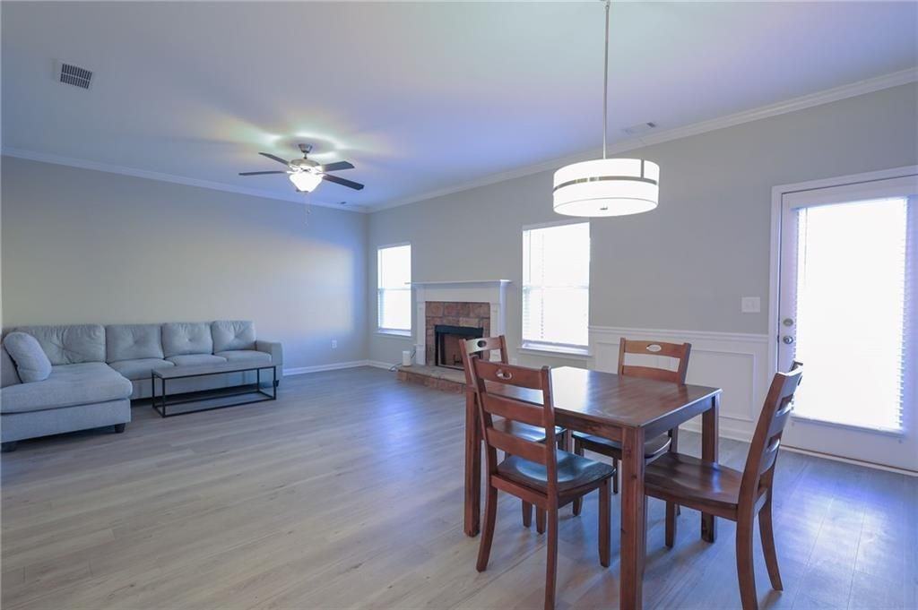 225 Eva Way Ne - Photo 4 of 17