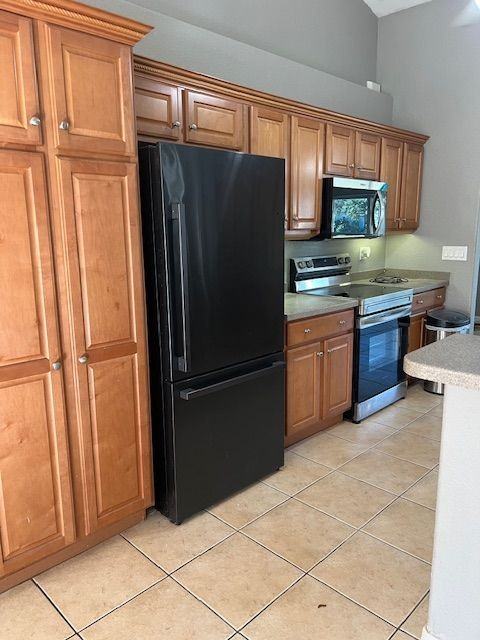 2447 Jarvis St - Photo 7 of 20