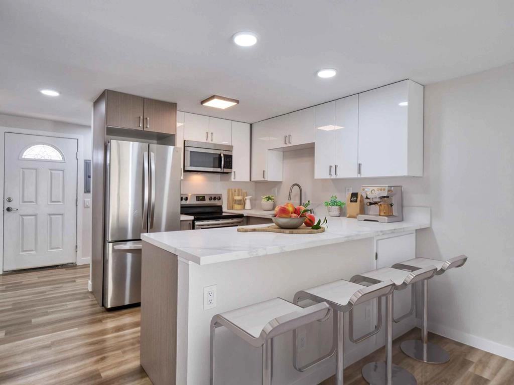 CitiZen Beach Collection on Manhattan - Photo 3 of 10