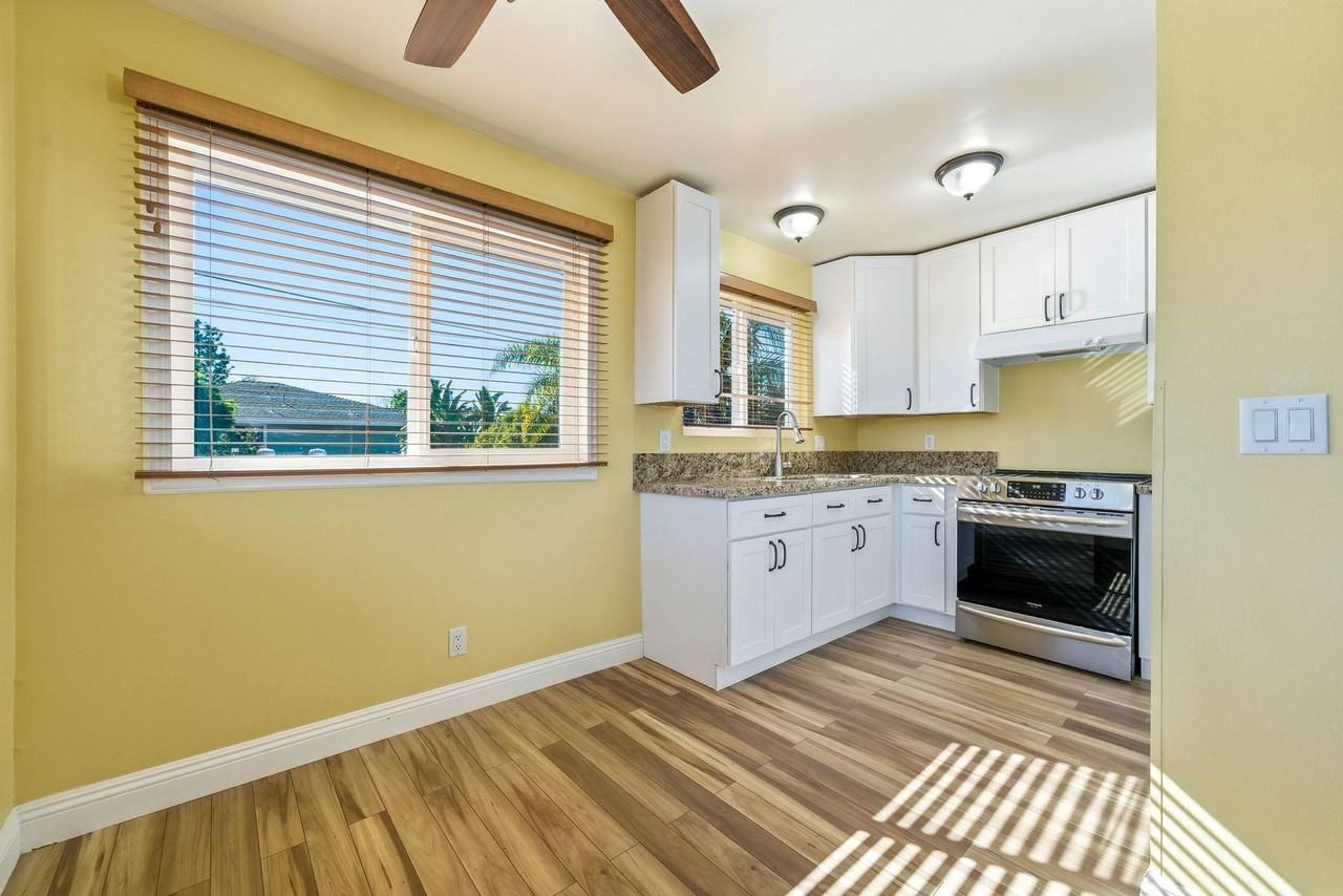 316 E Palmyra Ave - Photo 5 of 11