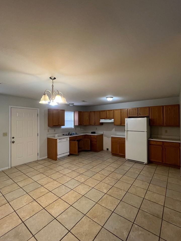 1925 Allyson Ct #1 - Photo 2 of 8