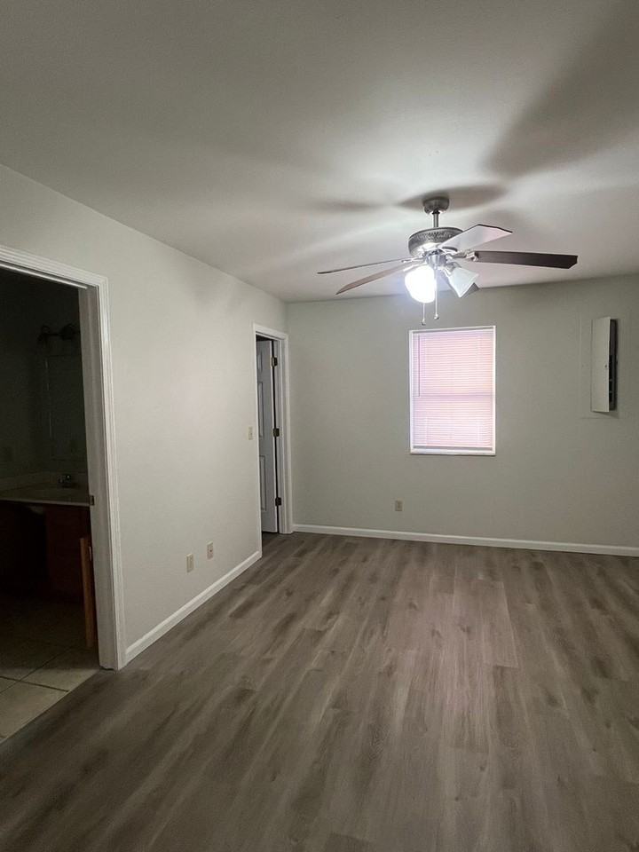 1925 Allyson Ct #1 - Photo 6 of 8