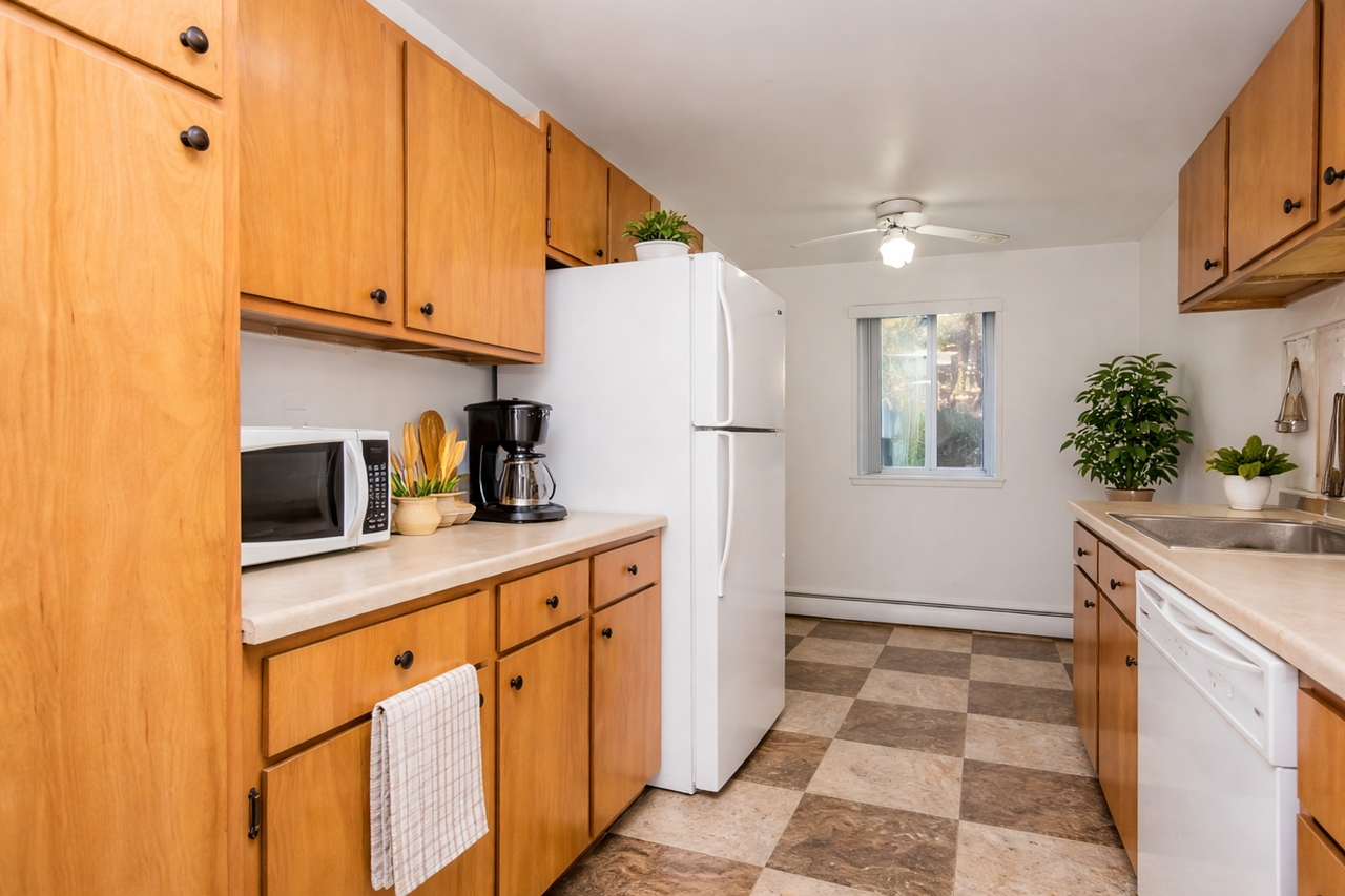 Anthos at Vestal - Photo 6 of 29